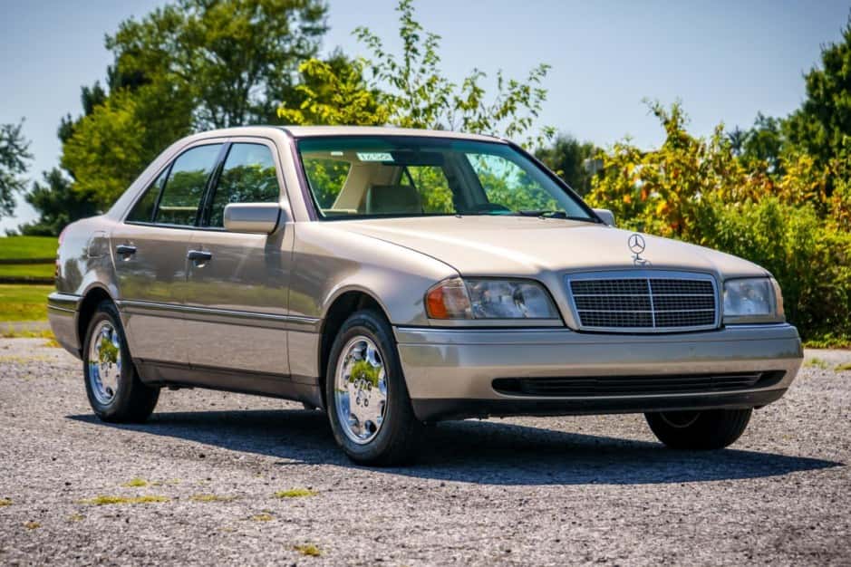 1995 Mercedes-Benz W202 C-Class sold for $6,900