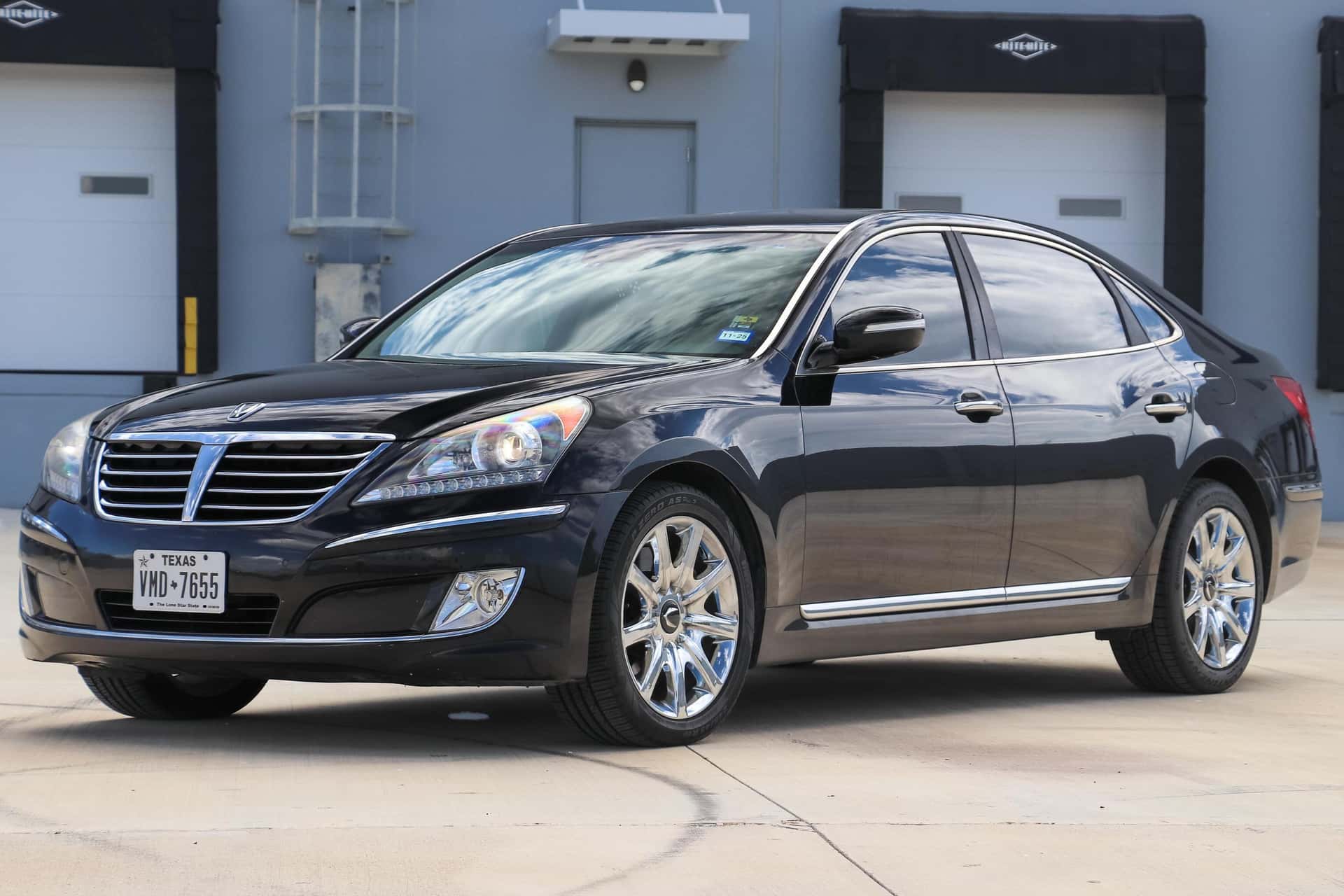2012 Hyundai Equus sold for $5,600