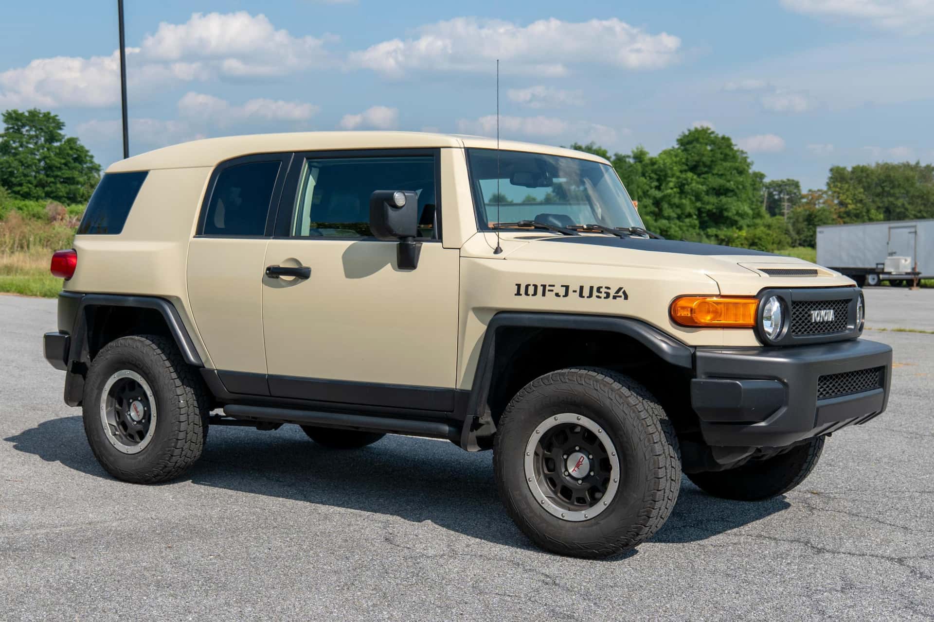 2010 Toyota FJ Cruiser sold for $12,800