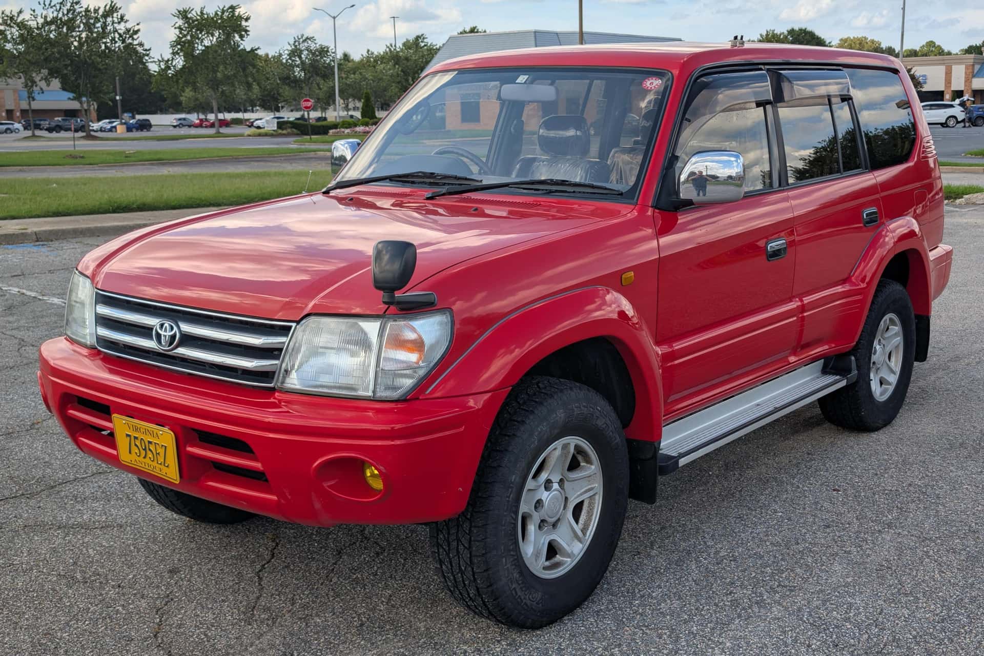 1999 Toyota Land Cruiser sold for $10,400