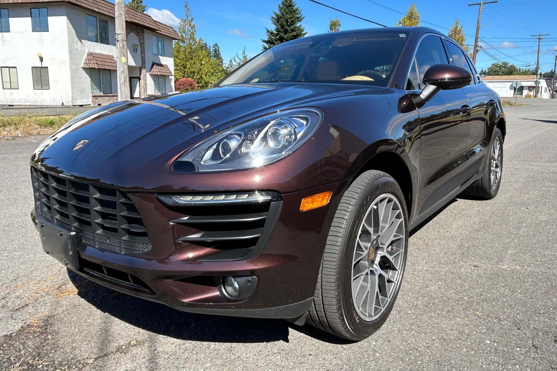 2016 Porsche Macan sold for $17,250