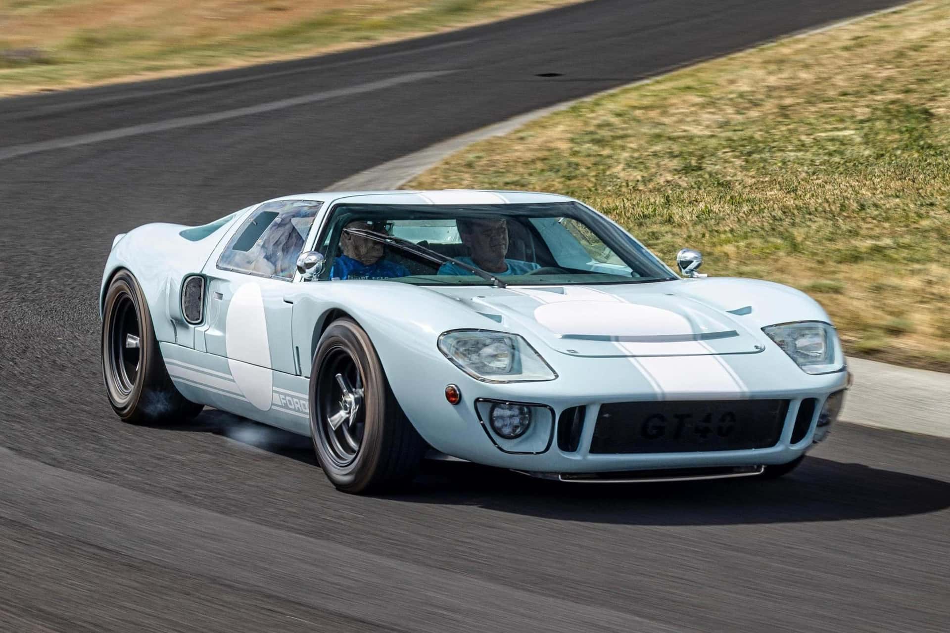 1965 Ford GT 40 Replica sold for $103,000