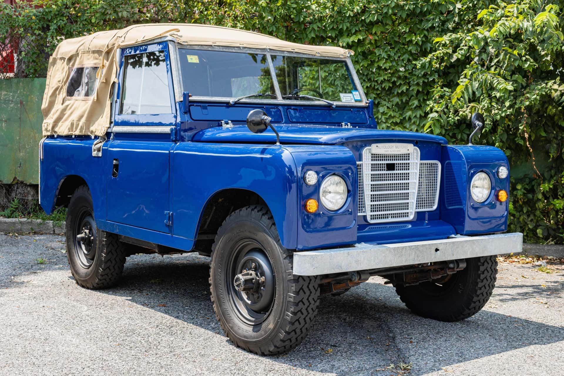 1980 Land Rover Defender sold for $23,750