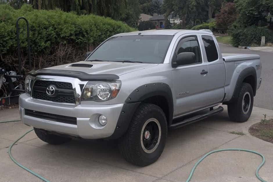 2011 Toyota Tacoma (N2X0 2005-2015) sold for $15,250