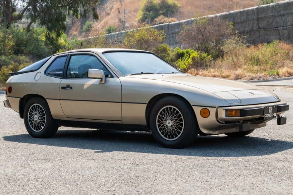 1981 Porsche 924 sold for $6,200