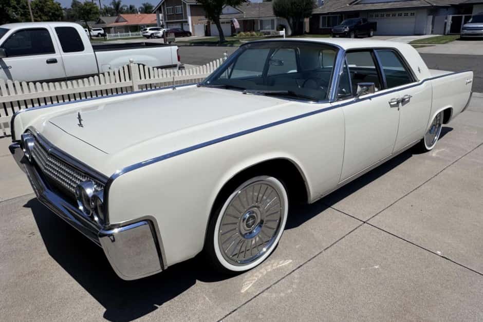 1963 Lincoln Continental (1961-1969) sold for $26,000