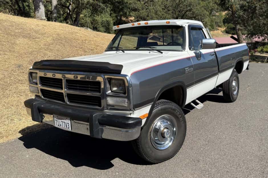 1993 Dodge Ram (1981-1993) sold for $30,500