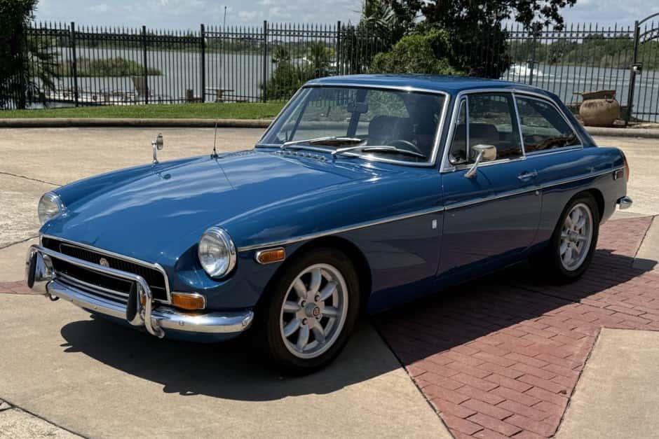 1971 MG MGB sold for $18,250