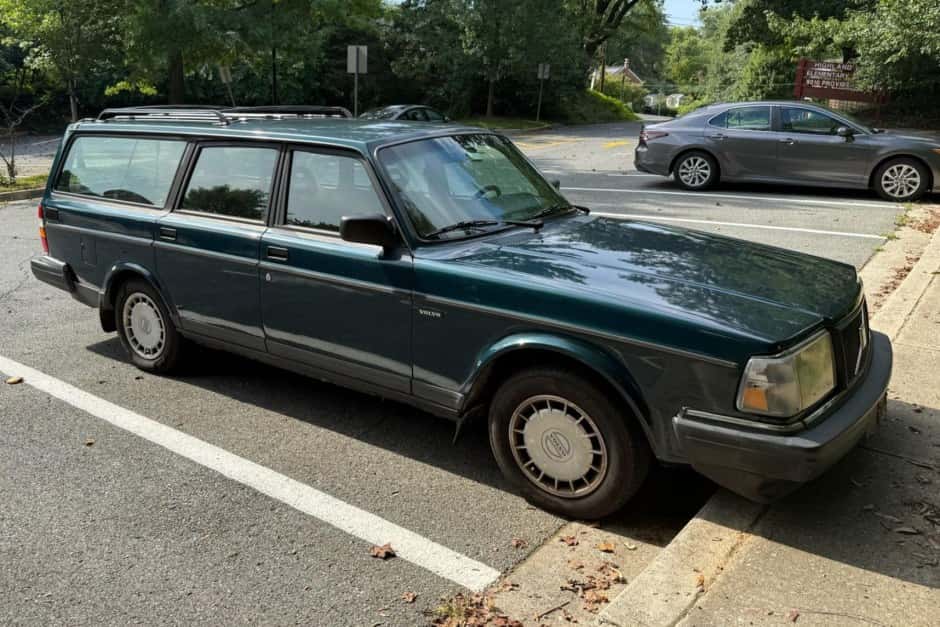 1992 Volvo 240 sold for $4,700