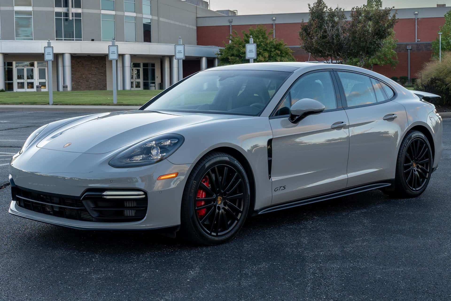 2019 Porsche Panamera sold for $72,550