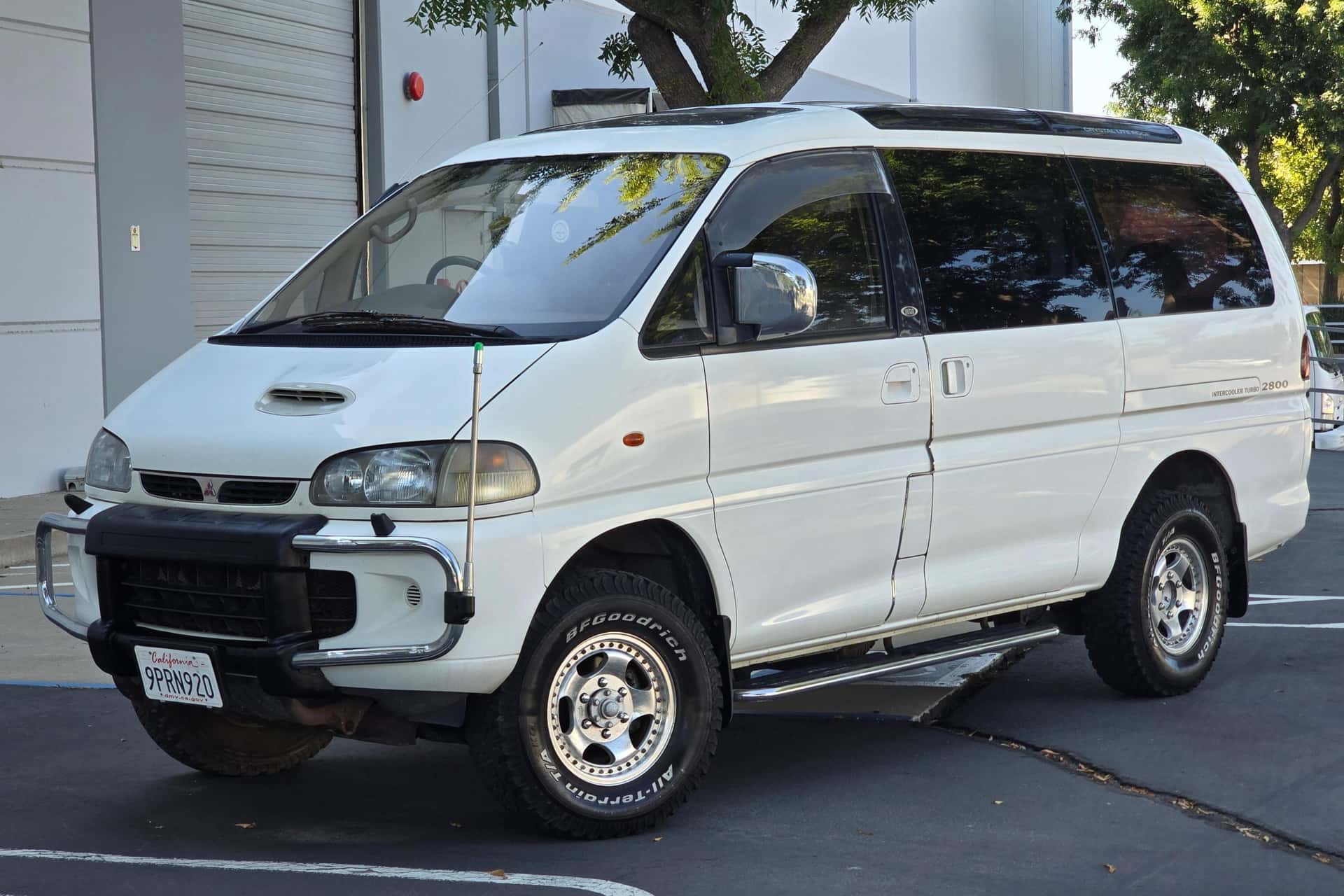 1994 Mitsubishi Delica sold for $10,099