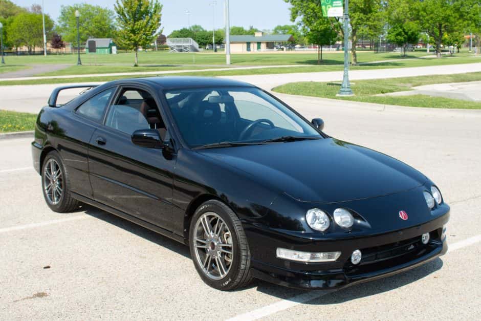 2000 Acura Integra Type R sold for $40,000