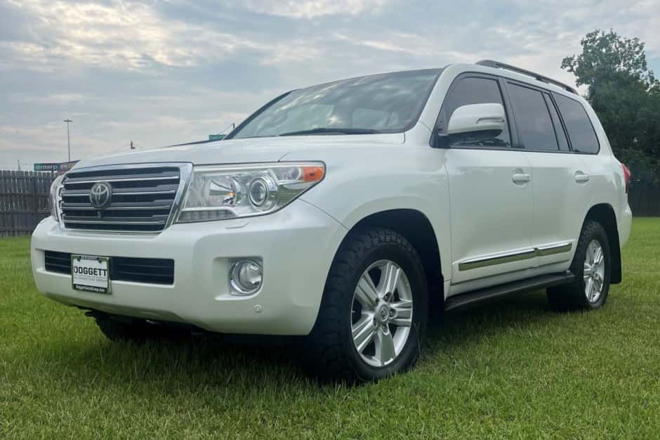 2014 Toyota Land Cruiser 200-Series sold for $57,250