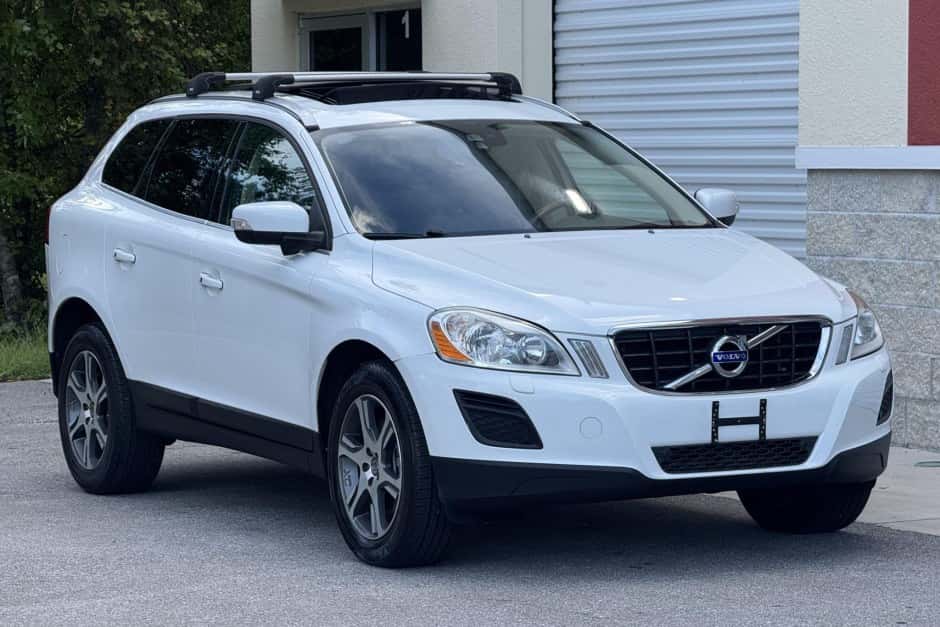 2012 Volvo XC60 sold for $10,000