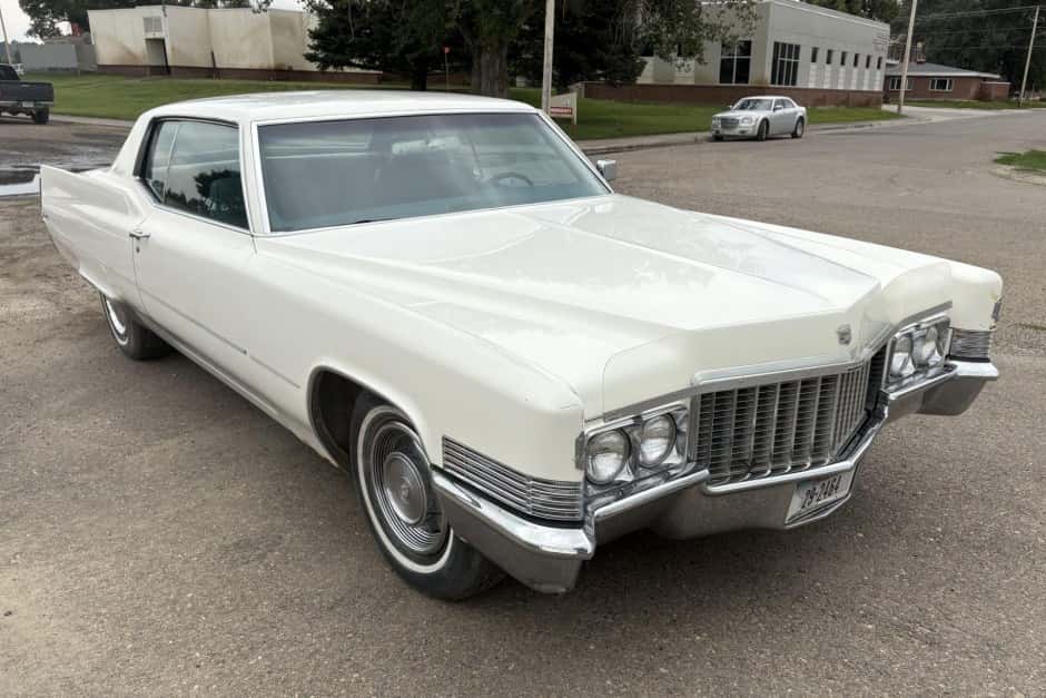 1970 Cadillac DeVille sold for $6,100