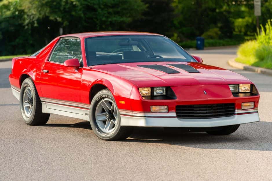 1986 Chevrolet Camaro 3rd Generation 1982-1992 sold for $12,250