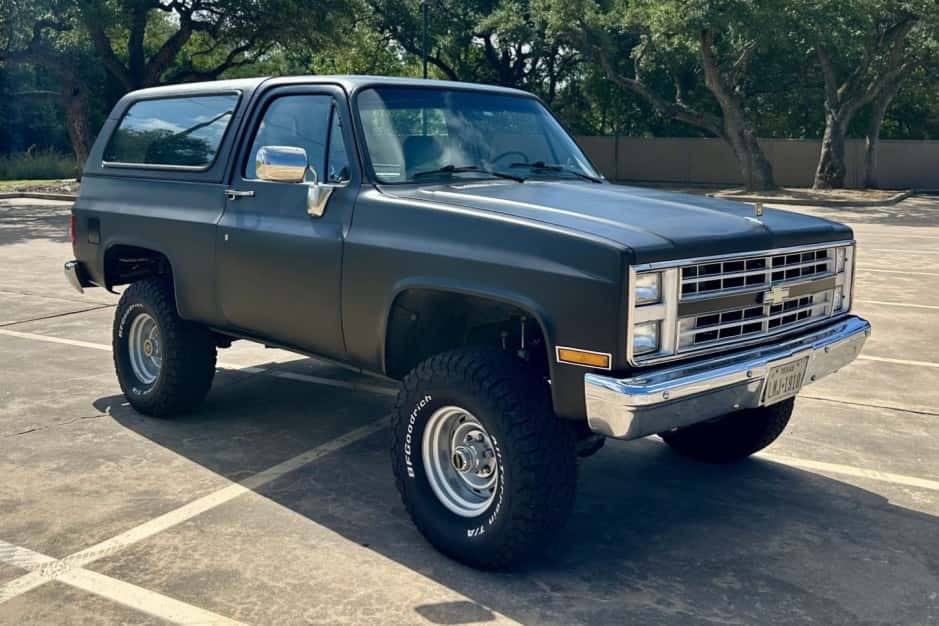 1987 Chevrolet K5 Blazer 1973-1991 sold for $24,000