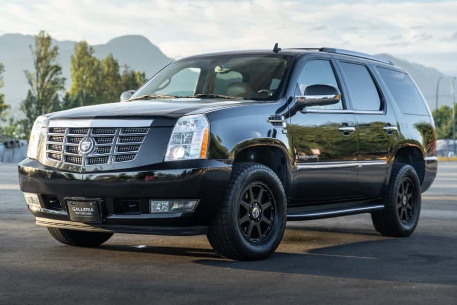2007 Cadillac Escalade & EXT GMT900 (2007-2014) sold for $13,579