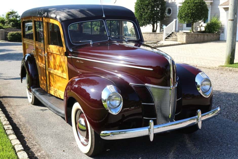 1940 Ford Standard, Deluxe, & Super Deluxe sold for $41,000