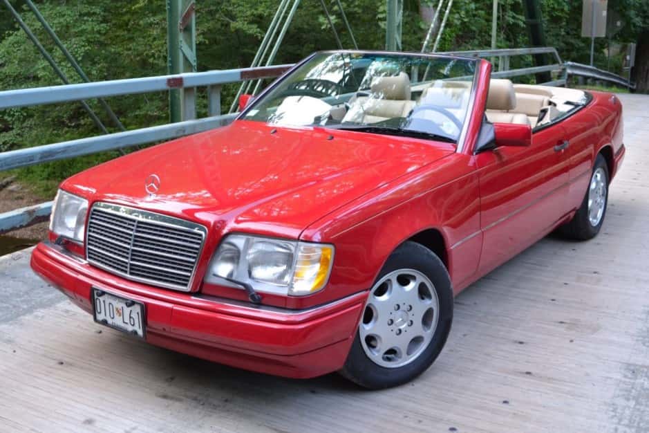 1995 Mercedes-Benz W124 E-Class sold for $19,250