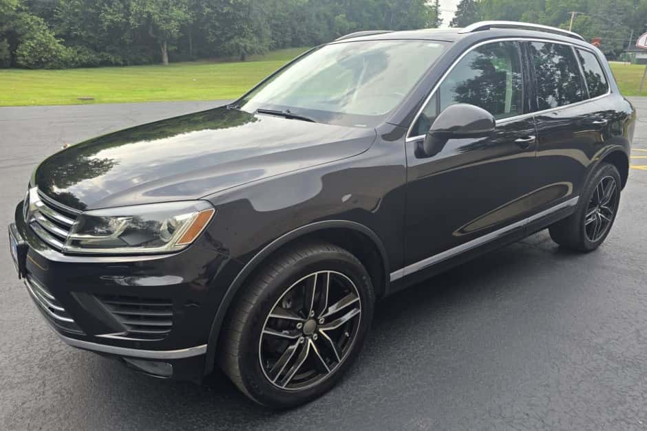 2016 Volkswagen Touareg sold for $19,750