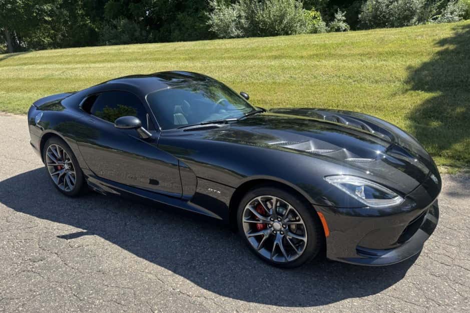2014 Dodge Viper (2013-2017) sold for $145,000