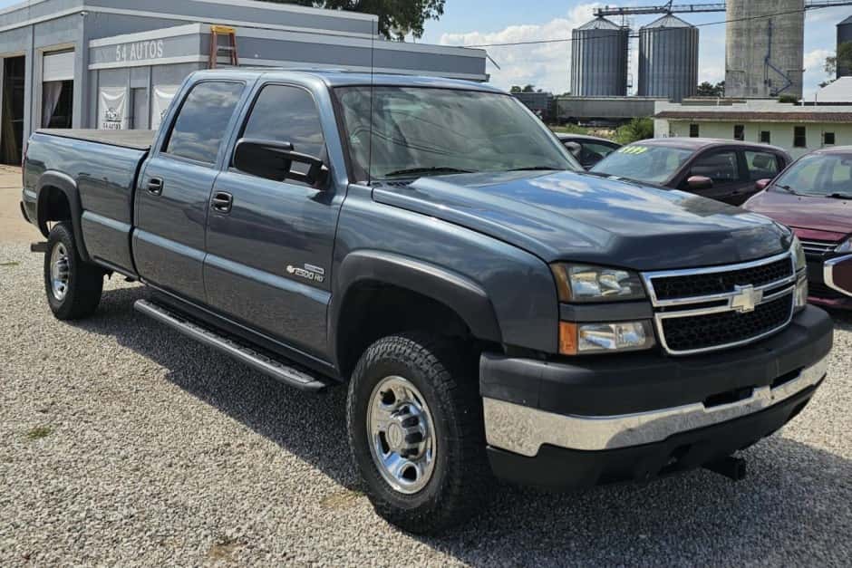 2006 Chevrolet Silverado GMT800 Heavy Duty (2000-2007) sold for $21,250