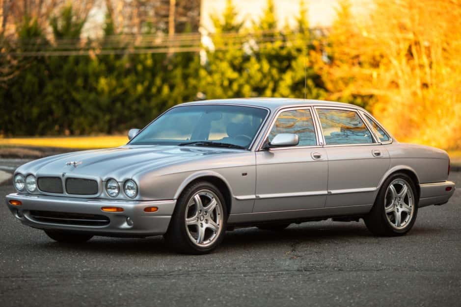 2003 Jaguar X308 XJR (1998-2003) sold for $19,000