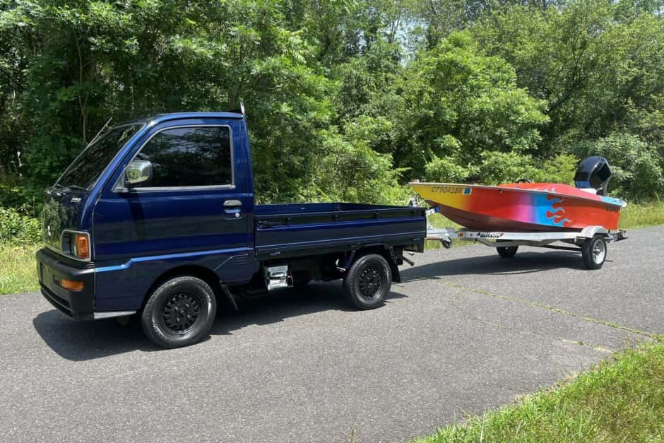 1997 Mitsubishi Minicab sold for $9,200