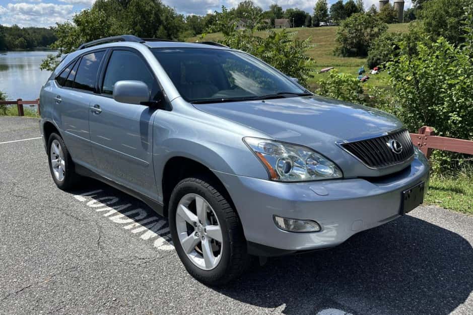 2004 Lexus RX sold for $13,001