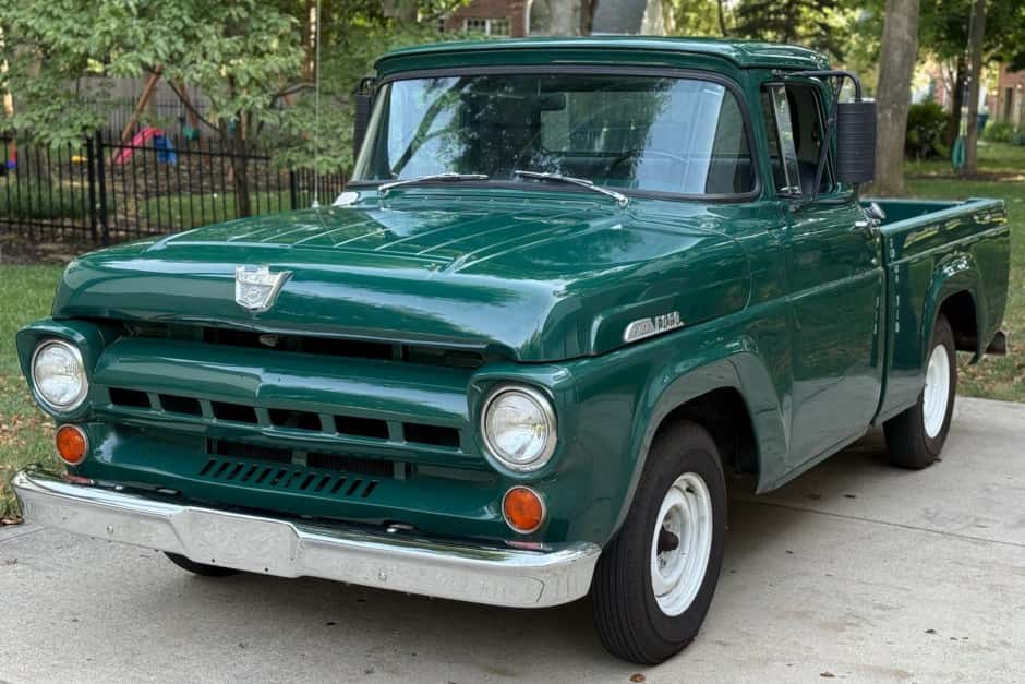 1957 Ford F-Series 1957-1960 sold for $8,100