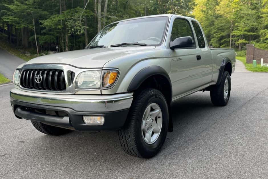 2004 Toyota Tacoma (N1X0 1995-2005) sold for $29,500