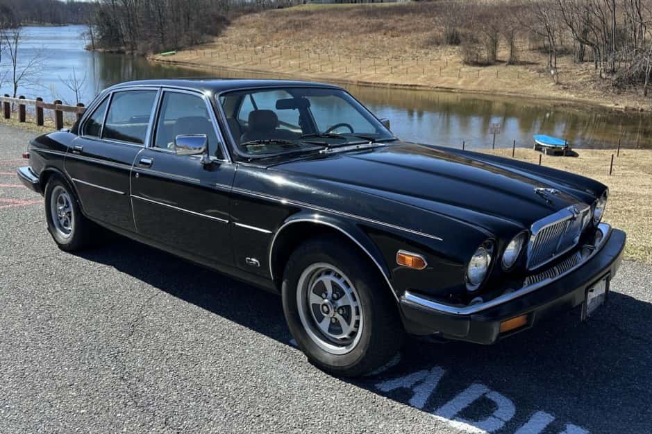 1986 Jaguar XJ Series 3 (1980-1992) sold for $3,300
