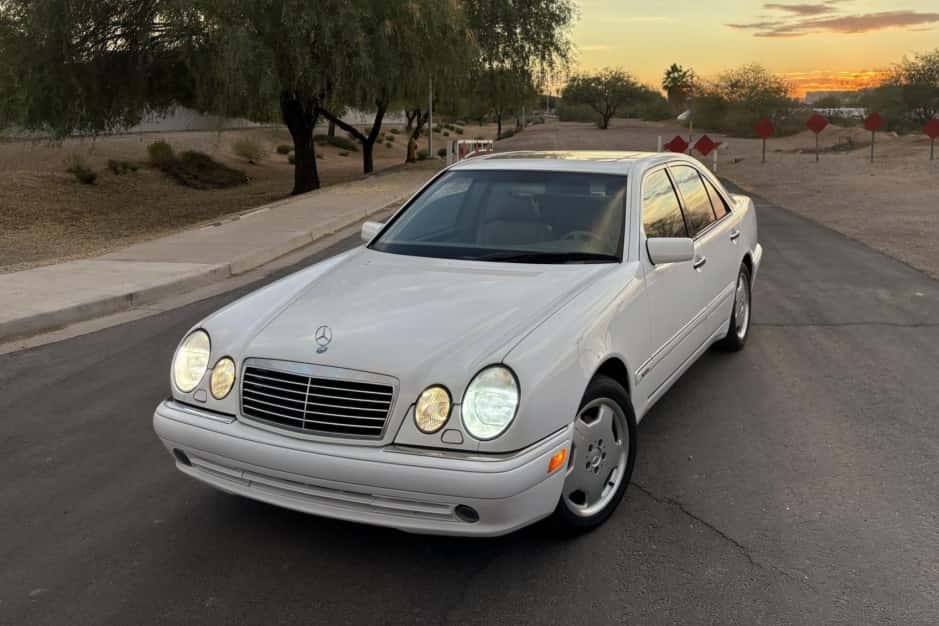 1997 Mercedes-Benz W210 E-Class sold for $13,850