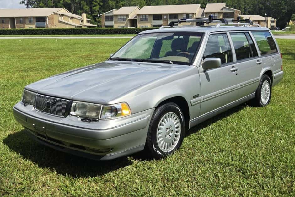 1997 Volvo 900-Series sold for $9,000