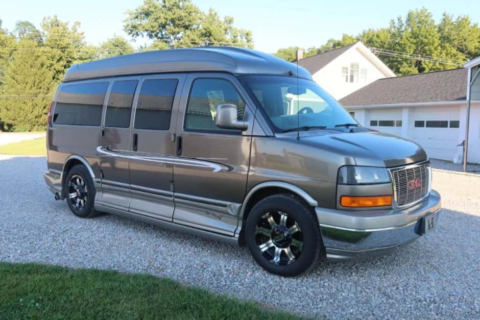 2004 GMC Van sold for $21,750