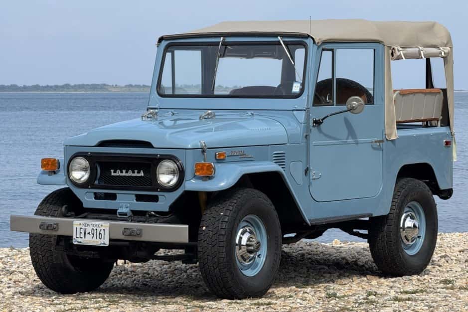 1973 Toyota Land Cruiser FJ40 sold for $35,500