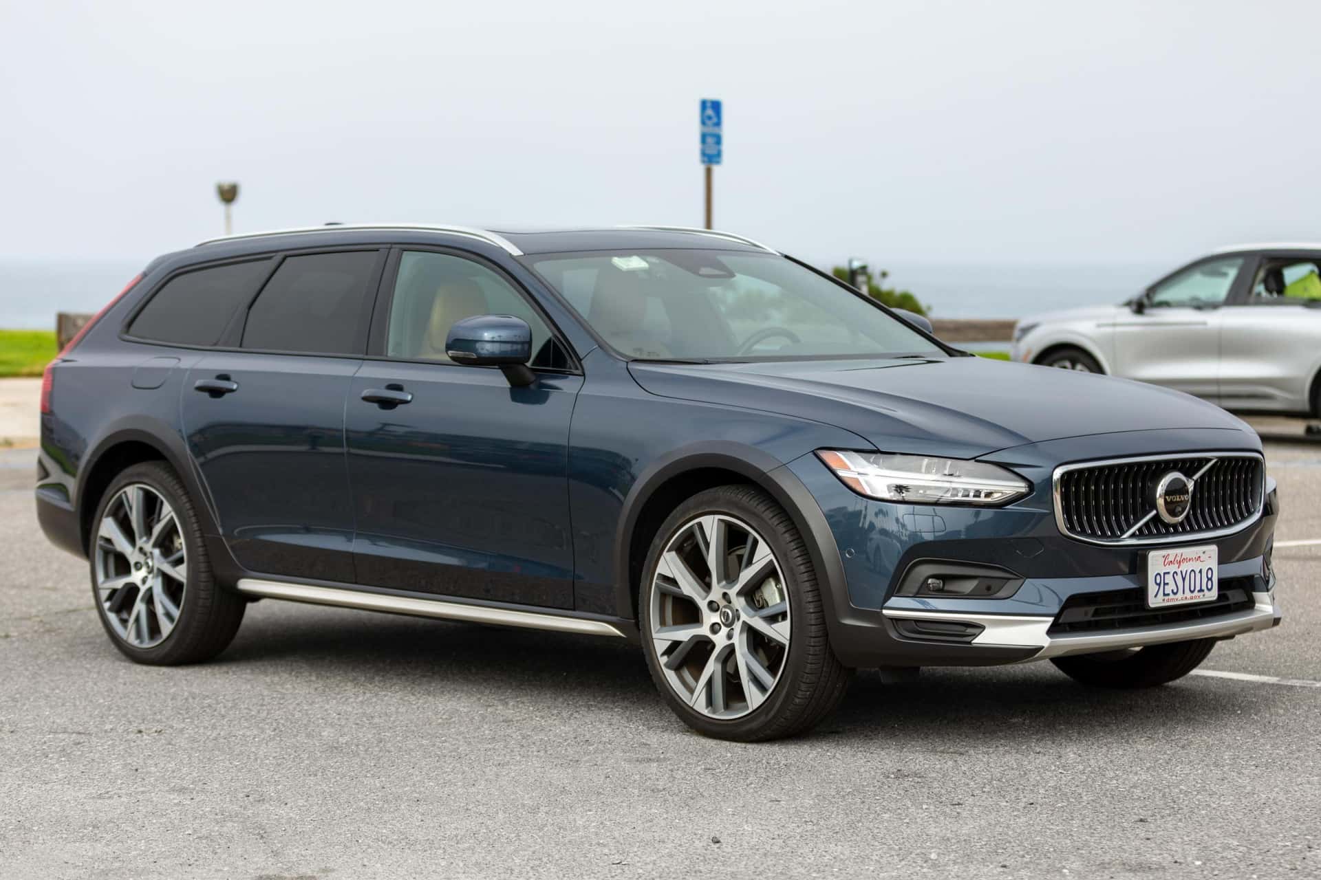 2022 Volvo V90 sold for $45,250