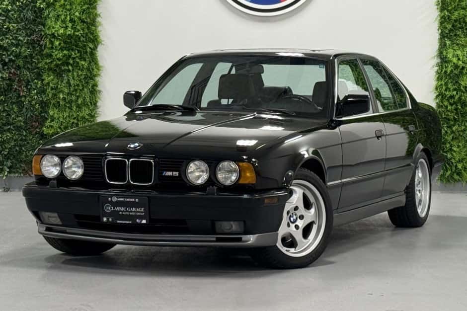 1992 BMW E34 M5 sold for $17,777