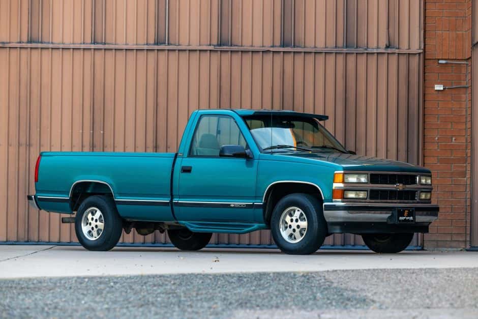 1995 Chevrolet C/K GMT400 (1988-2002) sold for $7,500
