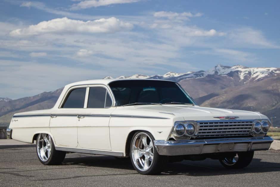 1962 Chevrolet Impala (1961-1964) sold for $9,600