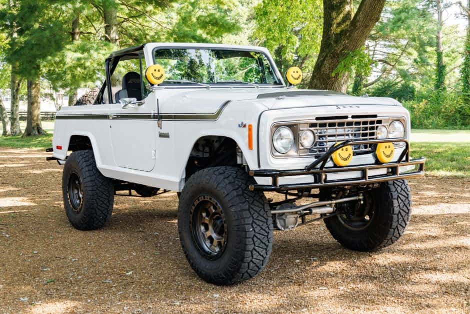 1972 Jeep Jeepster Commando sold for $51,500