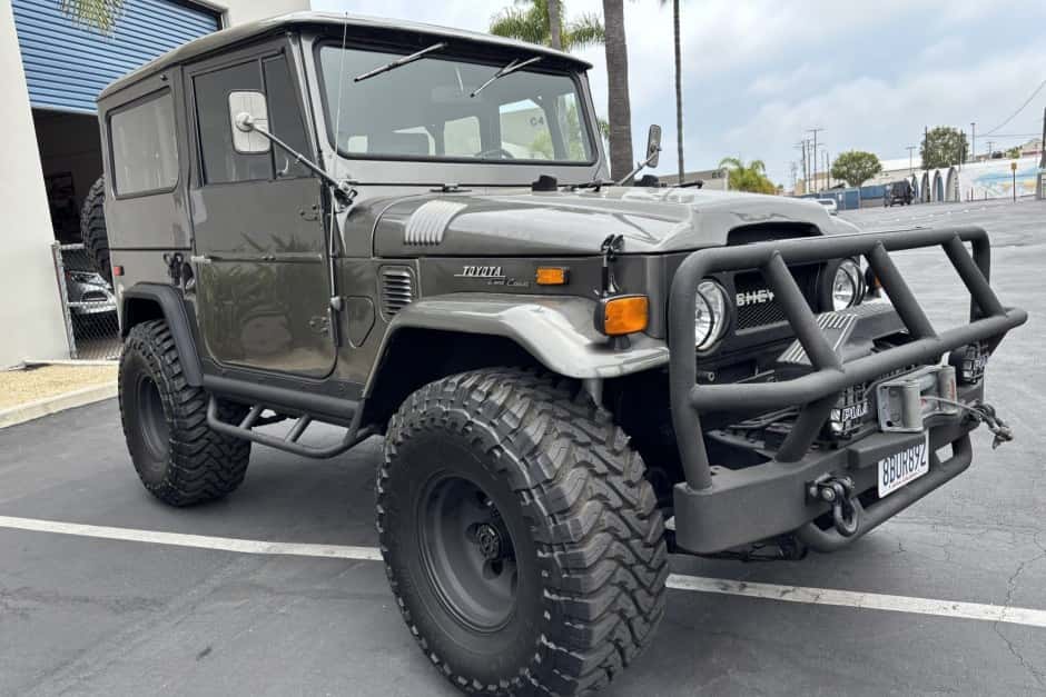 1971 Toyota Land Cruiser FJ40 sold for $25,250