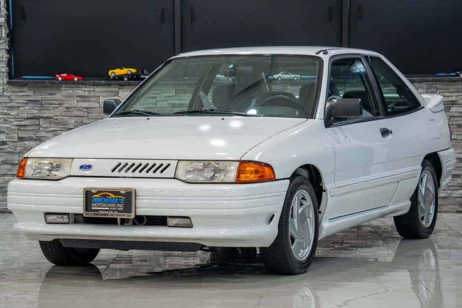 1992 Ford  sold for $9,000