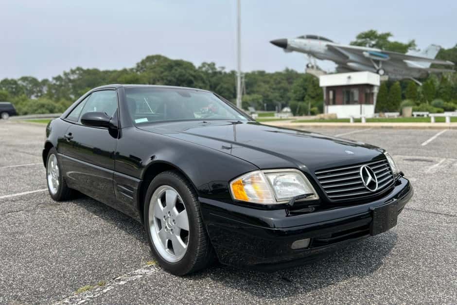 2000 Mercedes-Benz R129 SL sold for $10,500