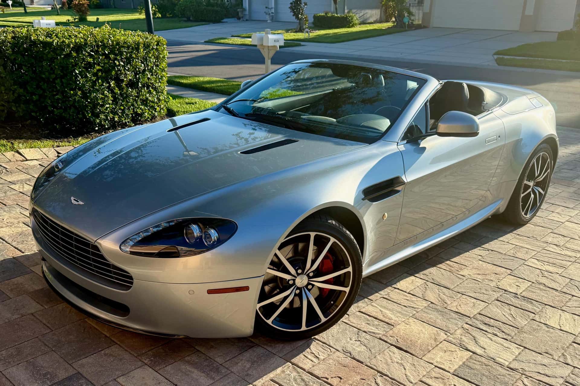 2011 Aston Martin Vantage sold for $41,000