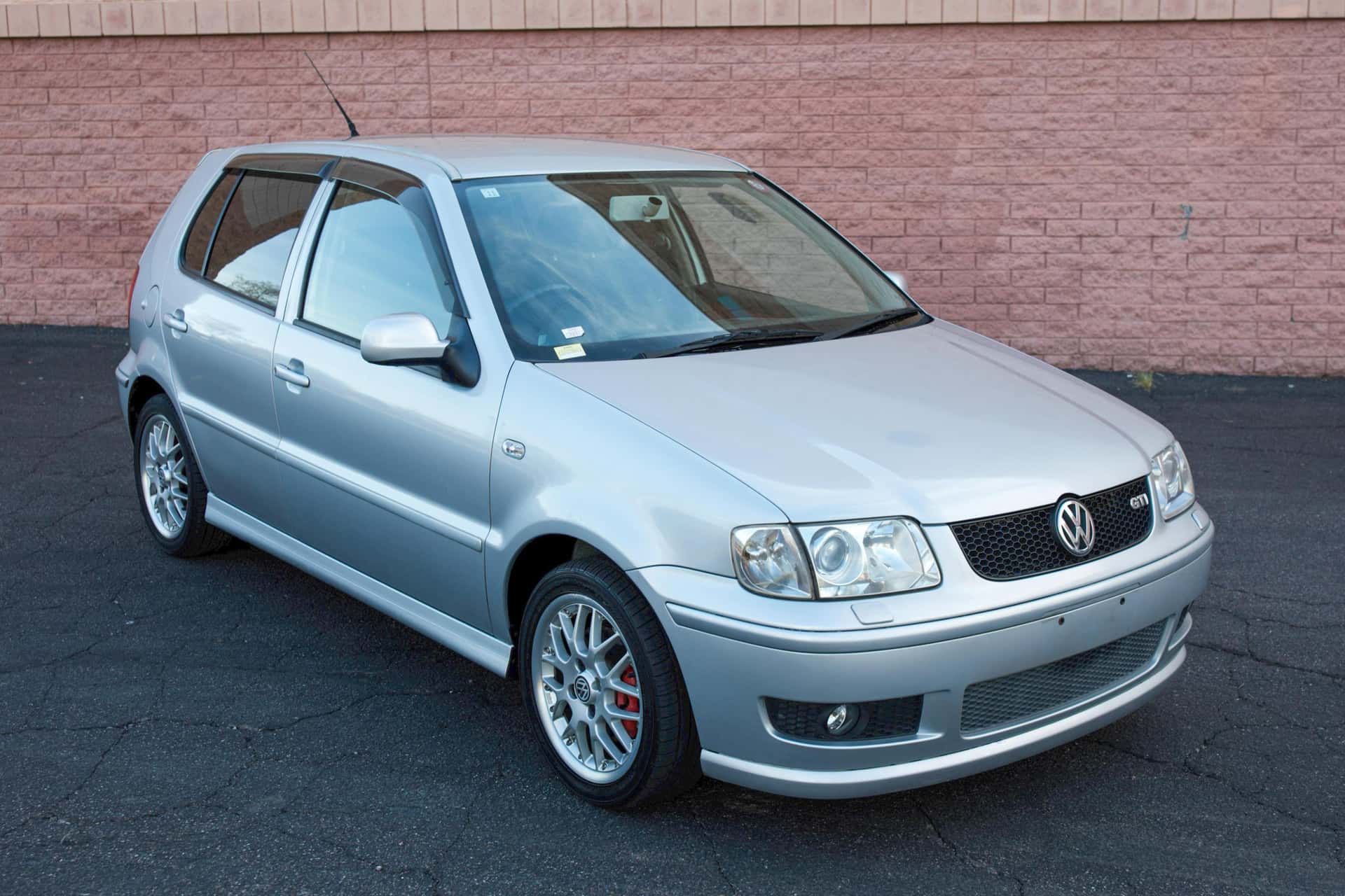 2001 Volkswagen Polo sold for $6,200