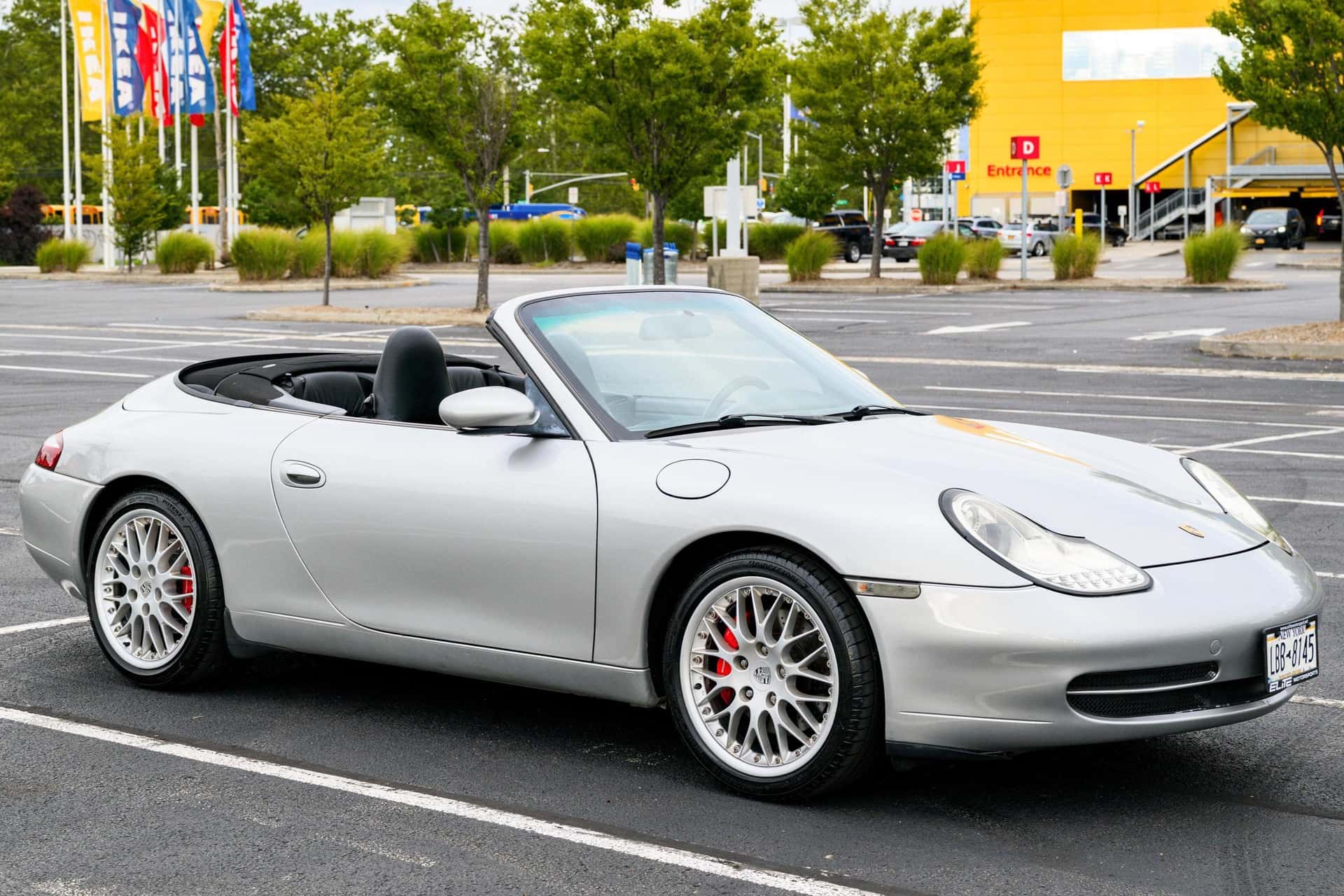 1999 Porsche 996 911 sold for $18,500