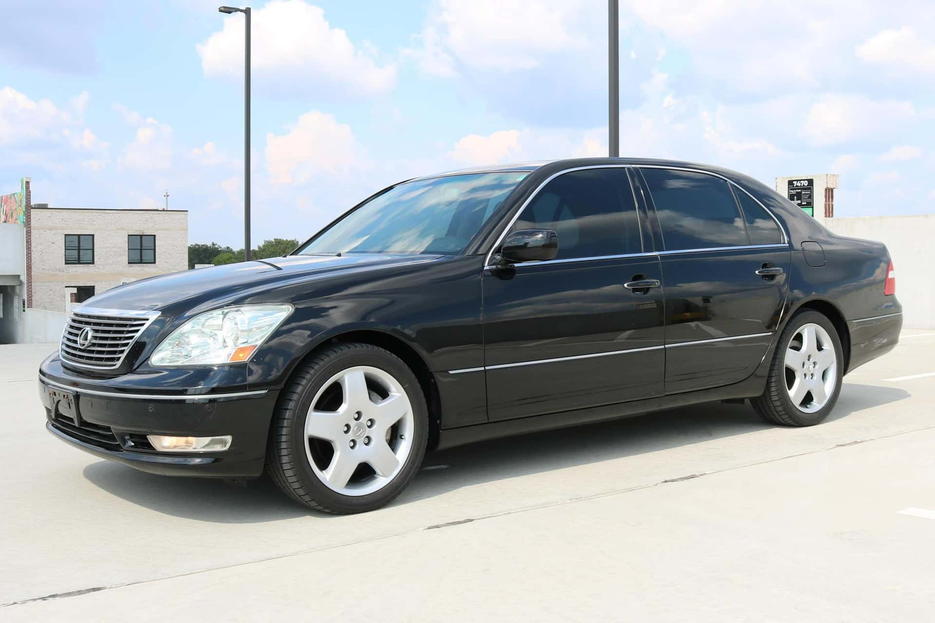 2006 Lexus LS sold for $10,800