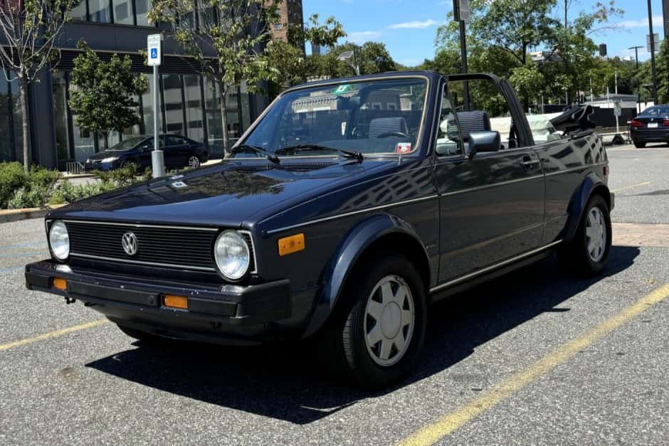 1986 Volkswagen Golf/Rabbit Cabriolet Mk1 sold for $6,700